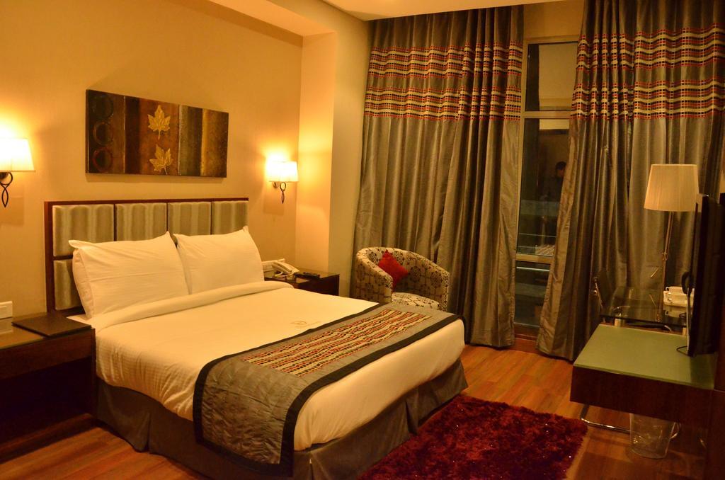 Hotel Down Town 잘란다르 객실 사진