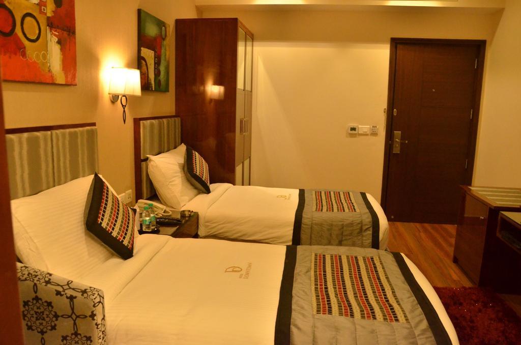 Hotel Down Town 잘란다르 객실 사진